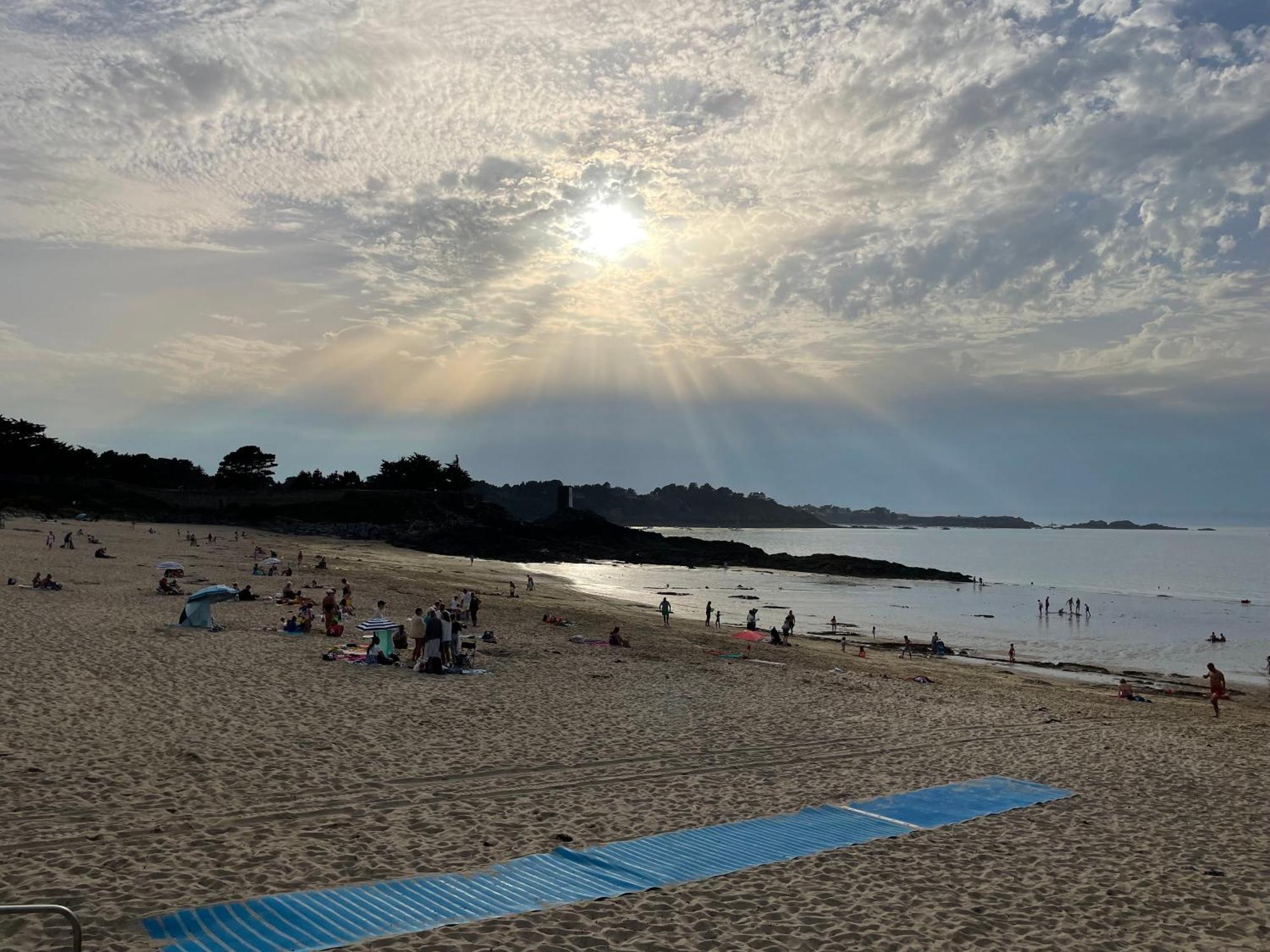 Holiday home Le 44 - Maison Familiale - Grand Confort - 700m Plages *